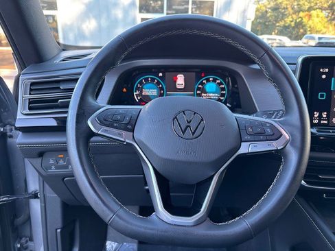Used 2024 Volkswagen Atlas Cross Sport SE image 18