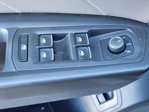 Certified 2022 Volkswagen Atlas SE image 16