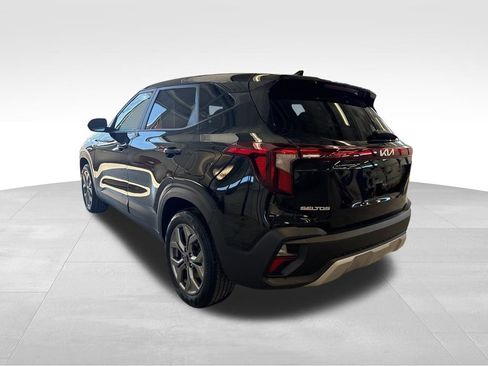 Certified 2024 Kia Seltos LX image 18