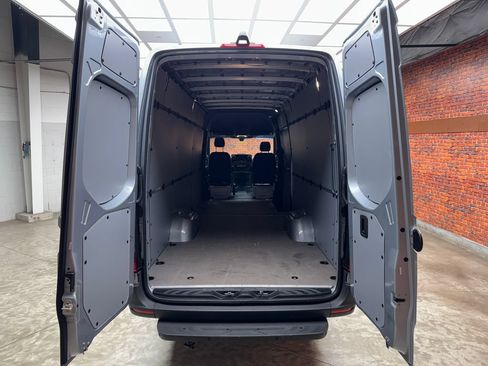 Used 2025 Mercedes-Benz Sprinter 3500 image 26
