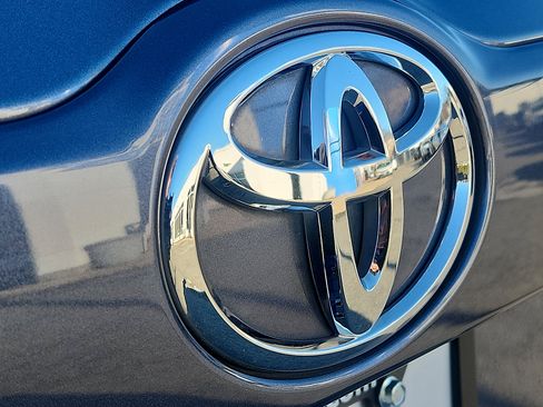 Used 2019 Toyota Highlander LE image 29