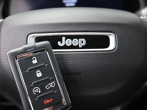 Used 2023 Jeep Grand Cherokee Limited w/ Black Appearance Package AWD/4WD image 47