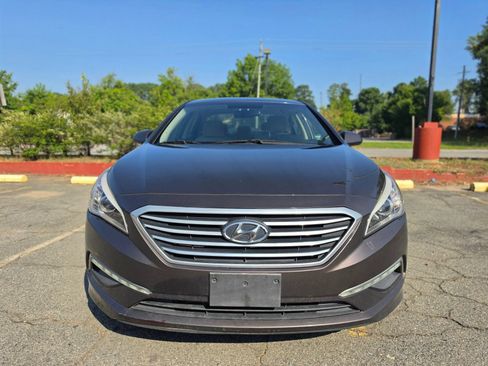 Used 2015 Hyundai Sonata SE w/ Option Group 09 FWD image 1