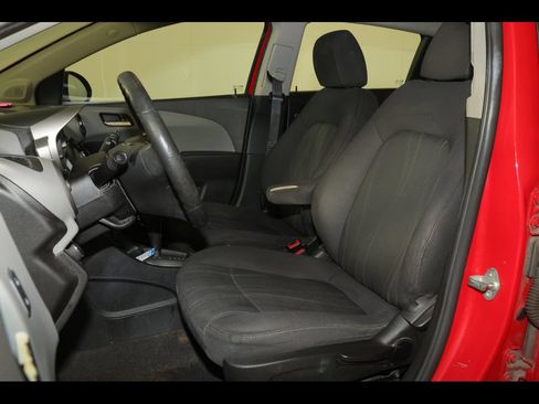 Used 2014 Chevrolet Sonic LT FWD image 20