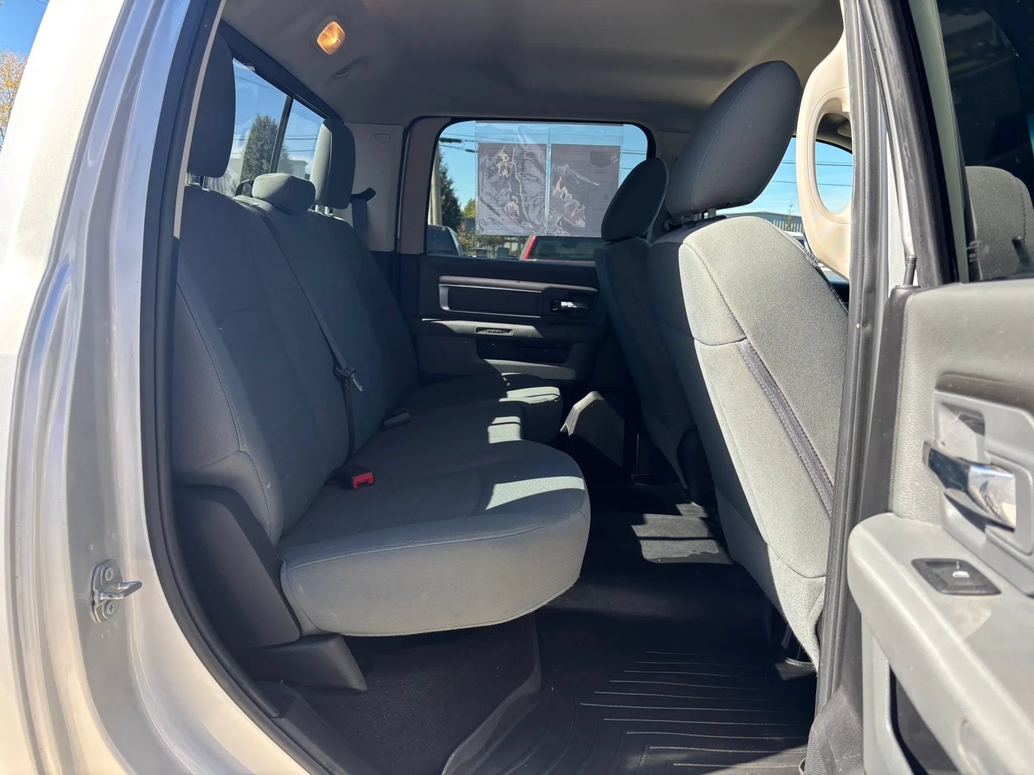 Used 2017 RAM 2500 SLT AWD/4WD image 17