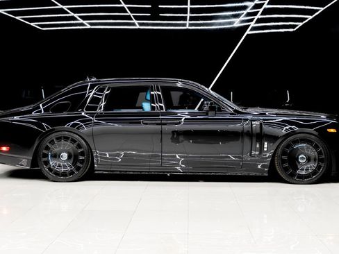 Used 2025 Rolls-Royce Phantom Sedan image 8