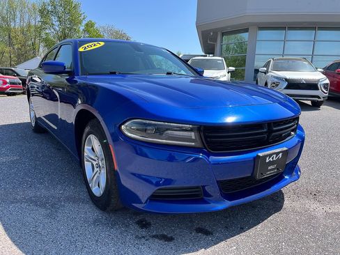 Used 2021 Dodge Charger SXT w/ Leather Interior Group RWD image 8