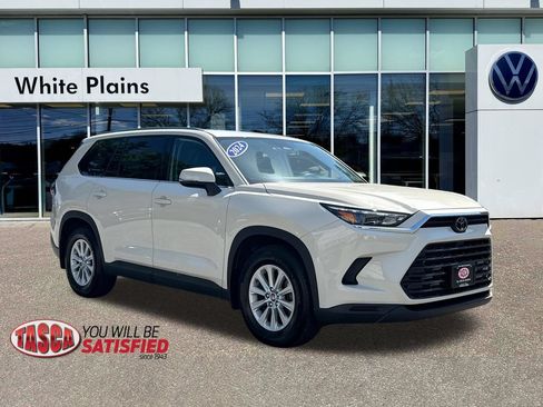 Used 2024 Toyota Grand Highlander AWD image 1