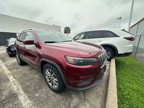 Used 2019 Jeep Cherokee Latitude Plus FWD image 3