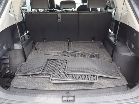 Used 2022 Volkswagen Tiguan SE image 22