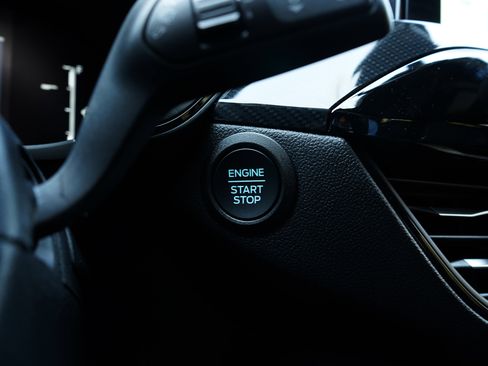 Used 2025 Ford Escape ST-Line image 25