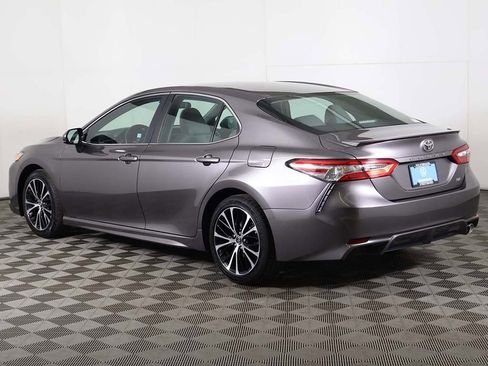Used 2018 Toyota Camry SE image 6