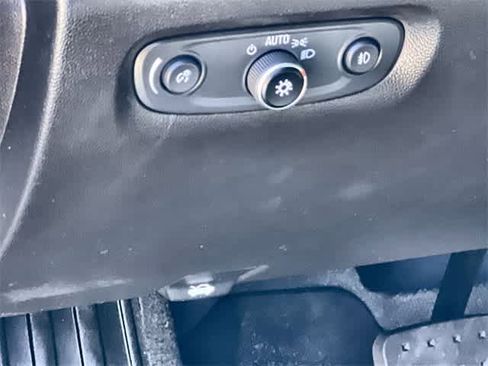 Used 2021 Chevrolet Traverse LT image 29