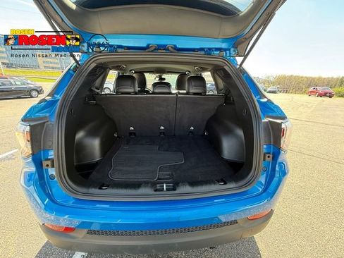 Used 2025 Jeep Compass Limited AWD/4WD image 28