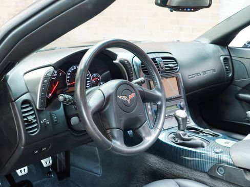 Used 2005 Chevrolet Corvette Convertible w/ Preferred Equipment Group RWD image 44