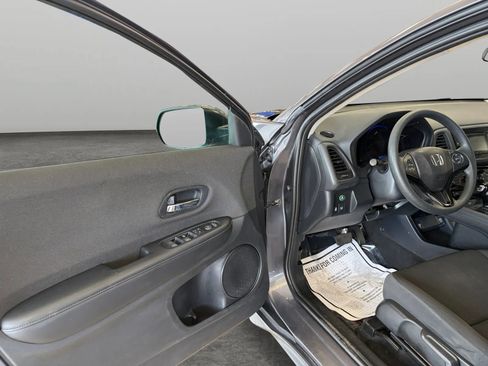 Used 2019 Honda HR-V LX image 11