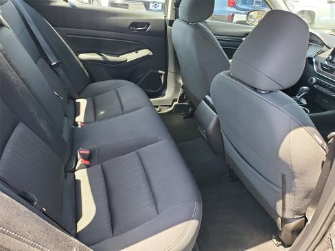 Used 2024 Nissan Altima 2.5 SV FWD image 18