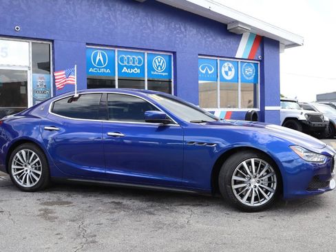 Used 2016 Maserati Ghibli RWD image 2