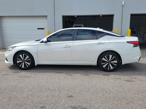 Used 2021 Nissan Altima 2.5 SV FWD image 8