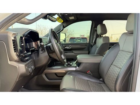 Certified 2024 Chevrolet Silverado 2500 ZR2 w/ Technology Package image 11