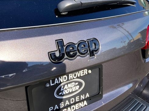 Used 2021 Jeep Grand Cherokee Laredo X image 31