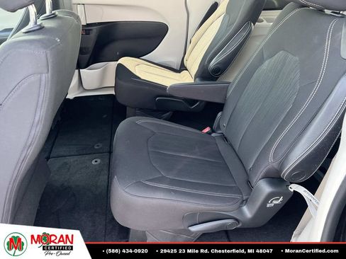 Used 2020 Chrysler Voyager LX FWD image 12