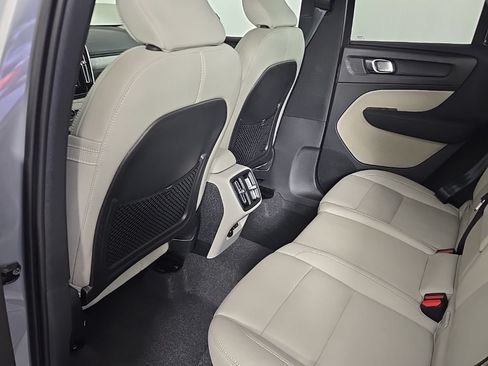 Certified 2026 Volvo XC40 B5 Plus AWD/4WD image 17
