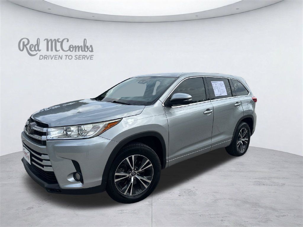 Used 2017 Toyota Highlander Plus FWD image 8