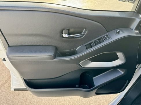 Used 2022 Nissan Frontier SV w/ Technology Package image 21