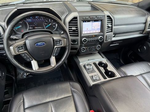 Used 2019 Ford Expedition XLT w/ Equipment Group 202A AWD/4WD image 26