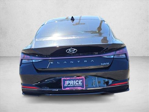 Used 2021 Hyundai Elantra Limited image 6