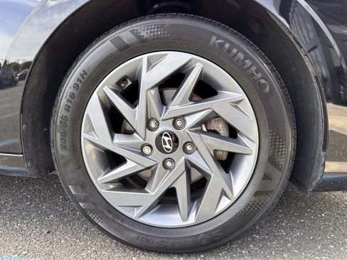 Used 2024 Hyundai Elantra SEL FWD image 6