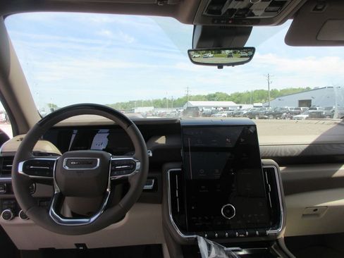 New 2026 GMC Yukon XL Denali image 16