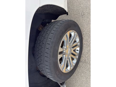 Used 2019 Cadillac Escalade ESV 4WD image 5