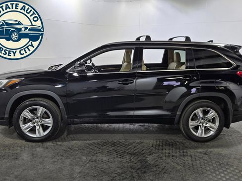 Used 2017 Toyota Highlander Limited w/ Protection Package #3 AWD/4WD image 4