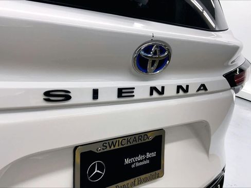 Used 2024 Toyota Sienna XSE image 14