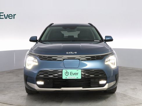 Used 2023 Kia Niro Wave image 3