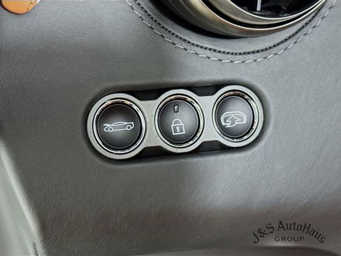 Used 2018 McLaren 720S RWD image 10