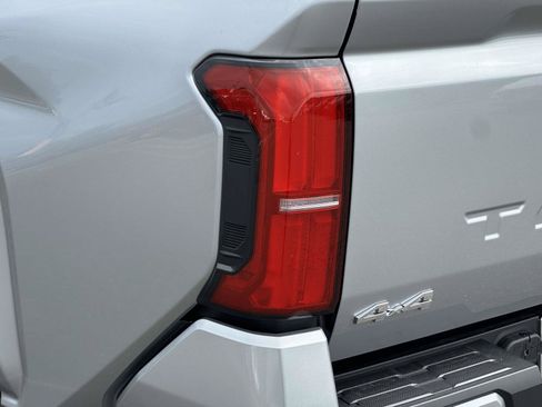Used 2026 Toyota Tacoma SR5 AWD/4WD image 10