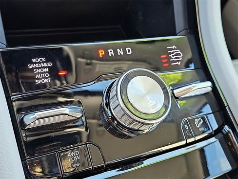 Used 2022 Jeep Grand Cherokee Overland image 16