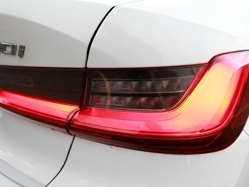 Used 2019 BMW 330i Sedan w/ Convenience Package RWD image 26