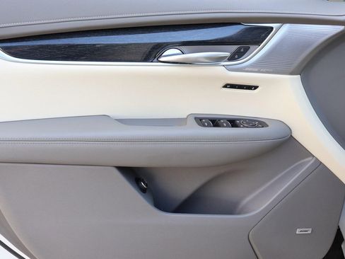 Used 2022 Cadillac XT6 Premium Luxury image 25