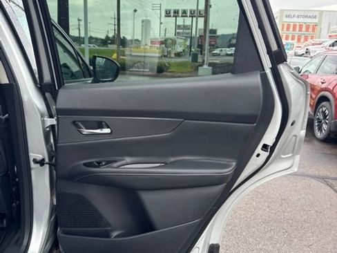 Certified 2025 Nissan Murano SV AWD/4WD image 18