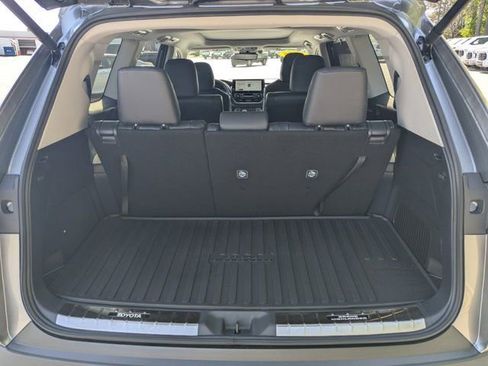 Used 2026 Toyota Grand Highlander Platinum image 17