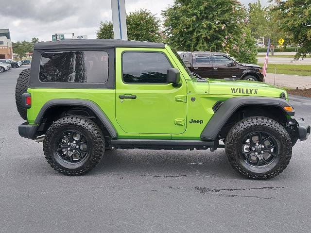 Used 2025 Jeep Wrangler Sport AWD/4WD image 3