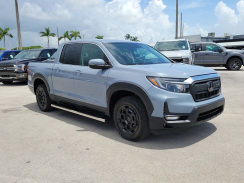 Used 2025 Honda Ridgeline RTL+ image 3