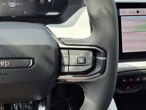 New 2026 Jeep Cherokee Overland AWD/4WD image 9