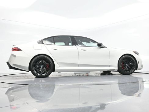 Used 2025 BMW M5 w/ Carbon Package AWD/4WD image 57