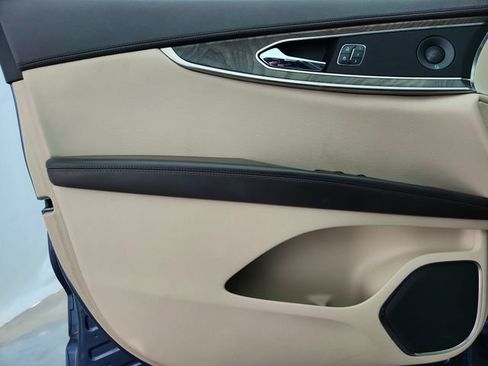 Used 2019 Lincoln Nautilus Reserve FWD image 23