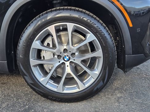 New 2026 BMW X5 xDrive50e w/ Executive Package image 11